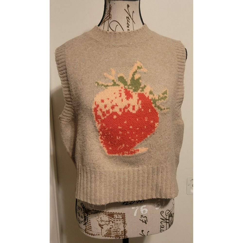 COMMENSE Strawberry Knit Vest Tan Sleeveless Sweater Cropped Crew Neck Small